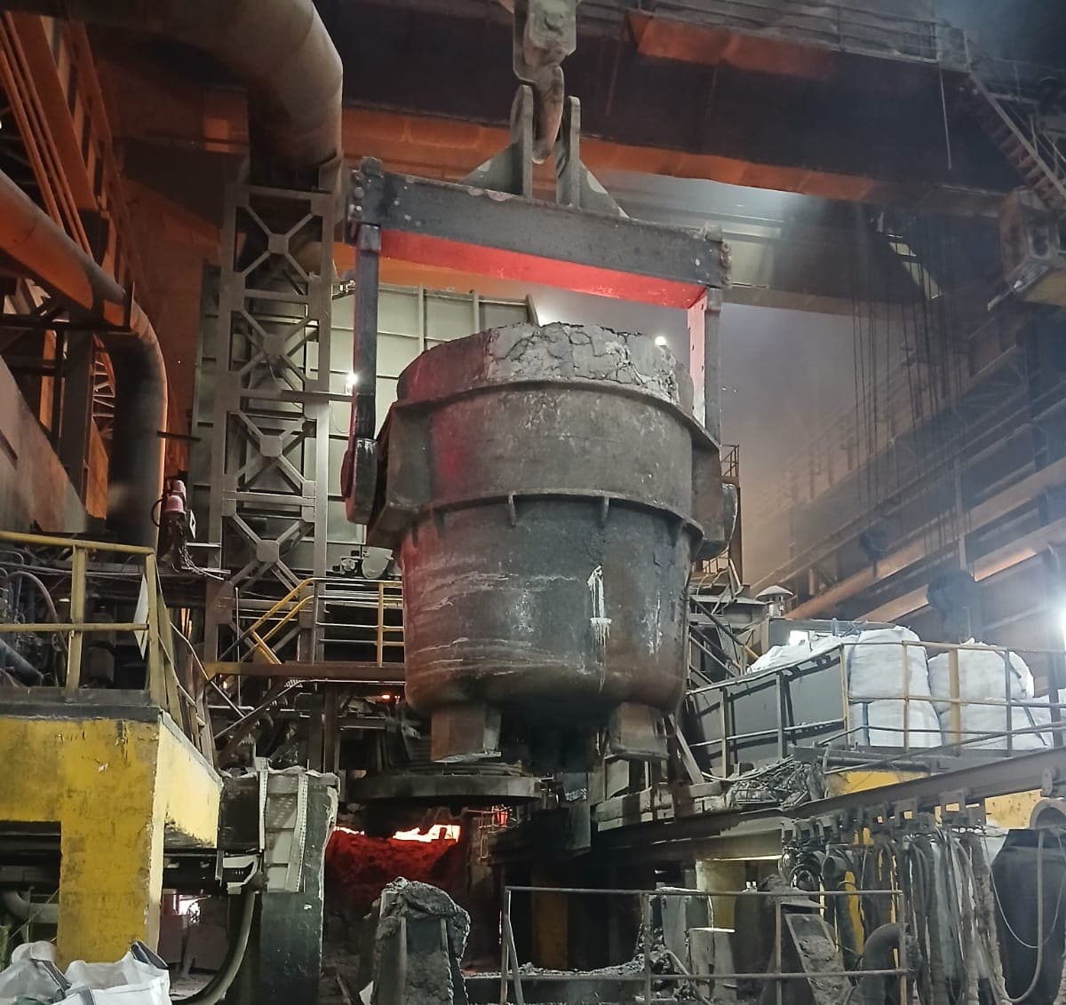 Ladle refining furnace